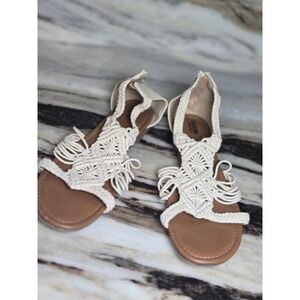 Mossimo Supply Co Crochet Macrame Gladiator Sandal Cream Boho Fringe Flat Size 9